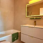 Hotel Marina & Services *