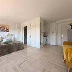 Hotel Marina & Services