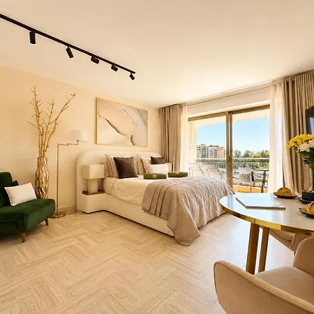 La Marina Cannes