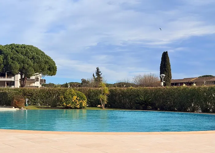 Marina & Services