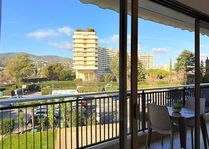 酒店 Marina & Services *